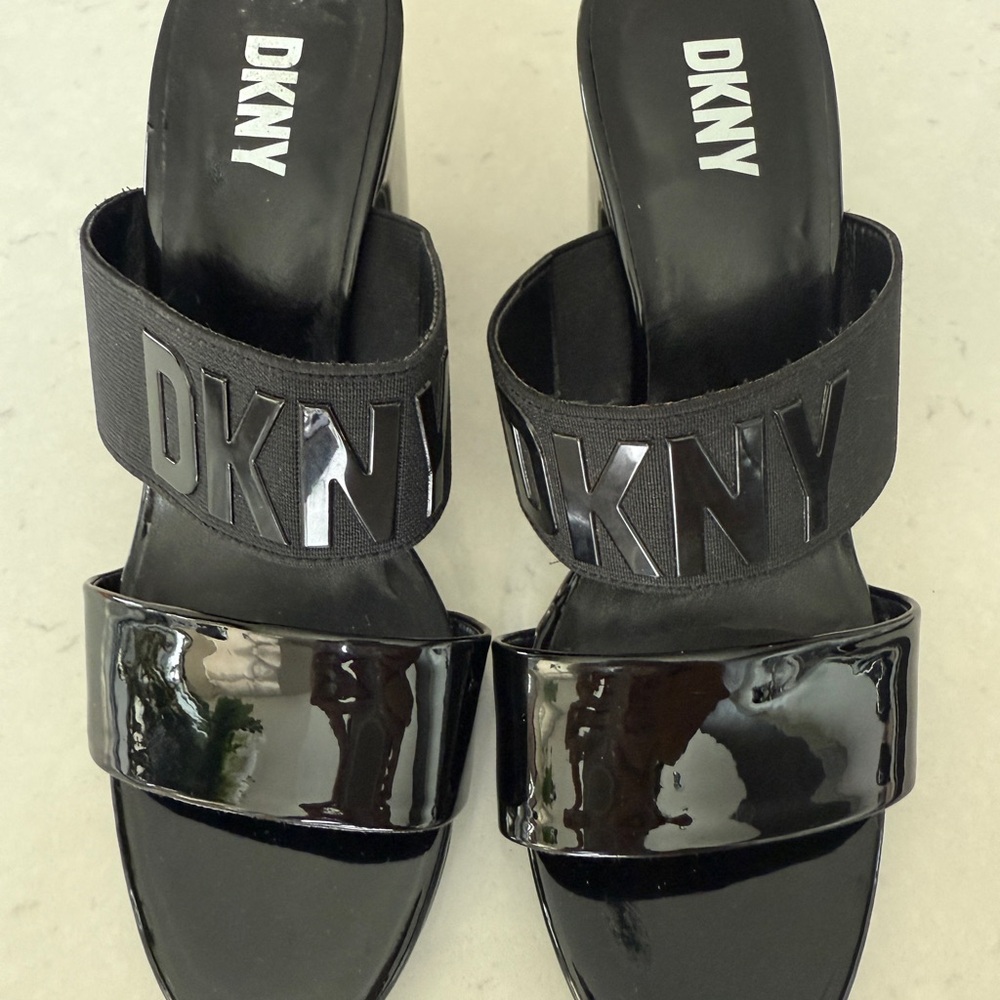 DKNY Black Sandals Sleek Modern Design